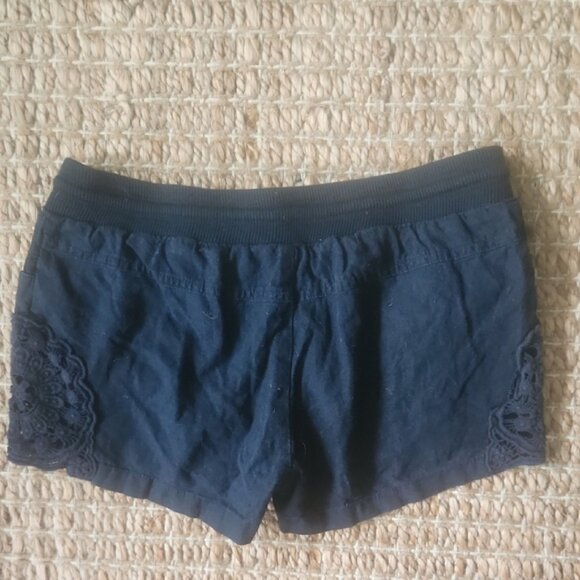 Love Tree Blue Women's Shorts - Picture 3 of 4